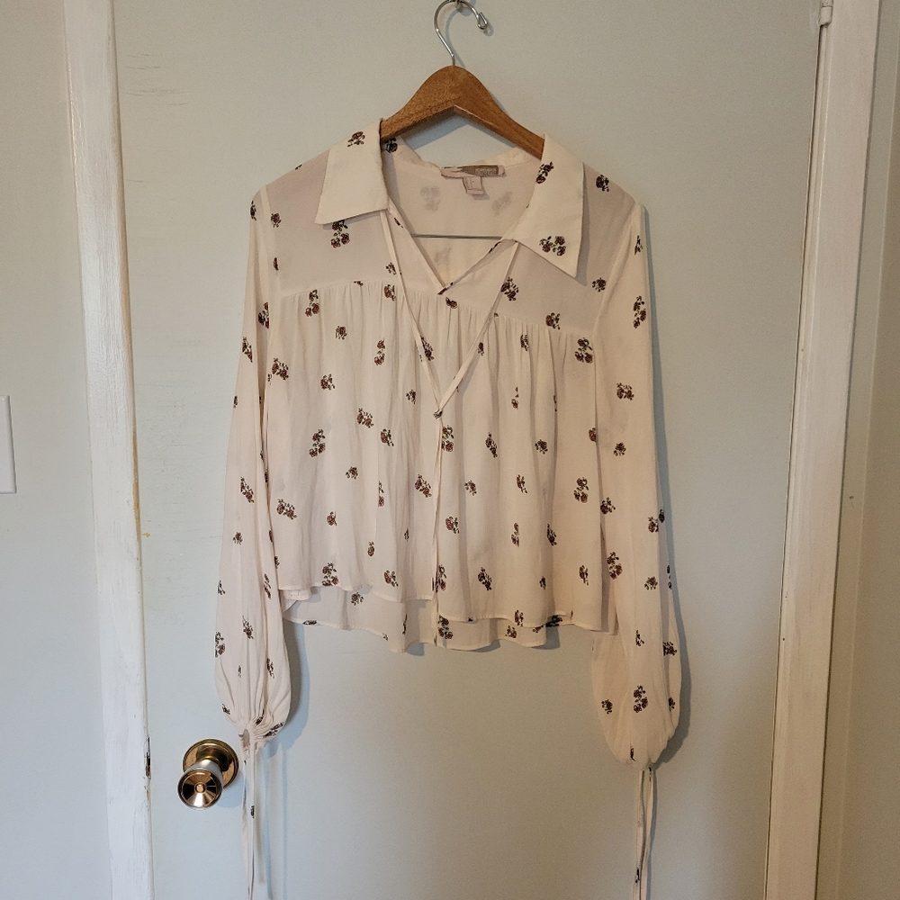 Long-sleeved floral blouse